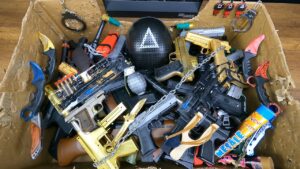 Pubg Custom Metal Weapons, Squid Game Mask, Realistic Toy Guns, Chain, Karambits And Knives